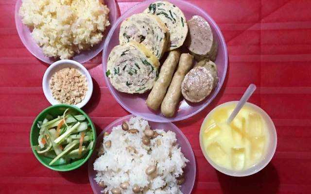 Ăn vặt Xôi Bà Nhung