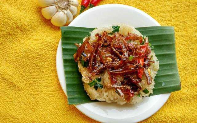 Ăn vặt Xôi Cá Bà Vy