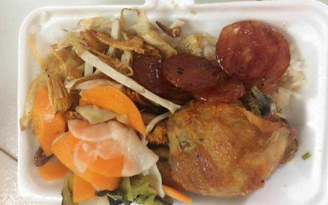 Ăn vặt Xôi Gà - 132E Cách Mạng Tháng 8