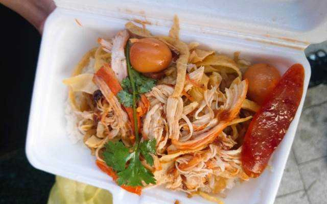 Ăn vặt Xôi Gà Bình Dân - Lê Trọng Tấn