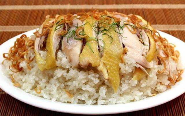 Ăn vặt Xôi Gà - Cách Mạng Tháng 8