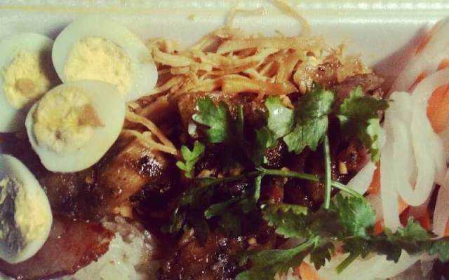 Ăn vặt Xôi Gà - Kinh Dương Vương