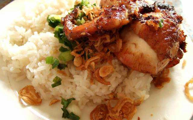 Ăn vặt Xôi Gà Trường Hai Bà Trưng