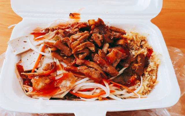 Ăn vặt Xôi Thịt Nướng & Xôi Thập Cẩm - Nguyễn Văn Cừ