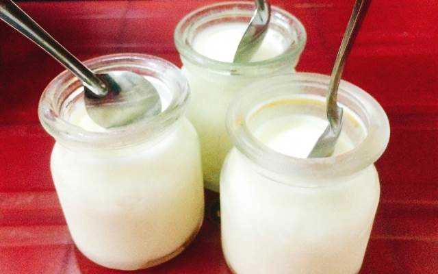 Ăn vặt Yaourt & Bánh Flan - Trần Nhật Duật