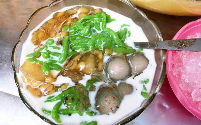 Ăn vặt Yến Chè - Ngõ Chợ Đồng Xuân