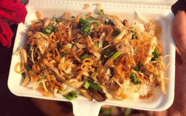 Ăn vặt Yến Tuấn - Xôi Nóng, Bánh Mì & Cháo Trai