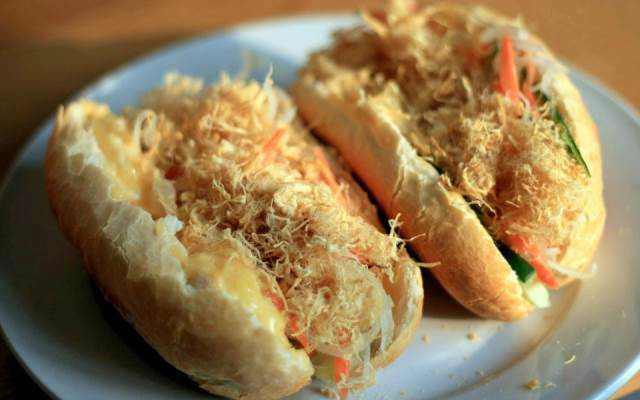 Ăn vặt Yumi - Bánh Mì Gà
