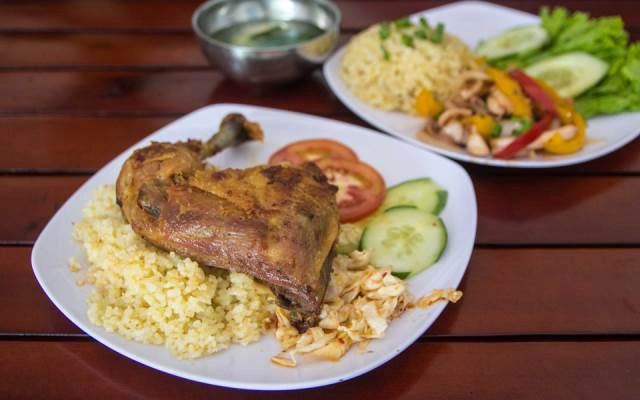 Quán Ăn Anh Ba Hưng - Cơm Gà Xối Mỡ