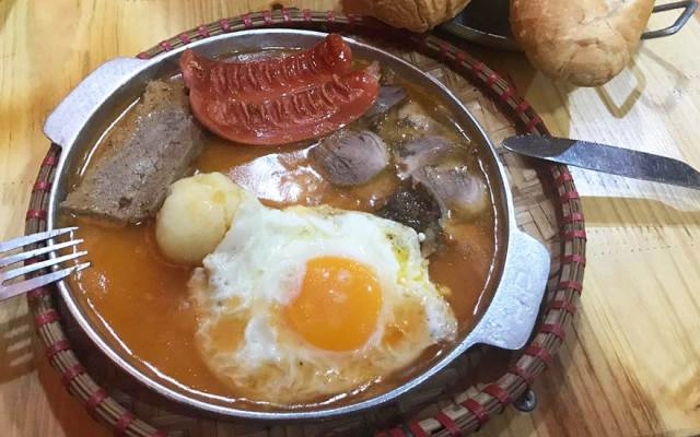 Quán Ăn Anh Em Quán - Bánh Mì Chảo