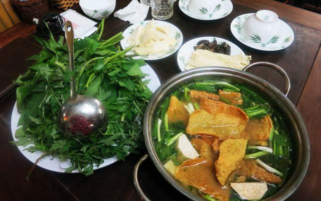 Quán Ăn Anh Em Quán - Lẩu & Nướng - Phố Trạm