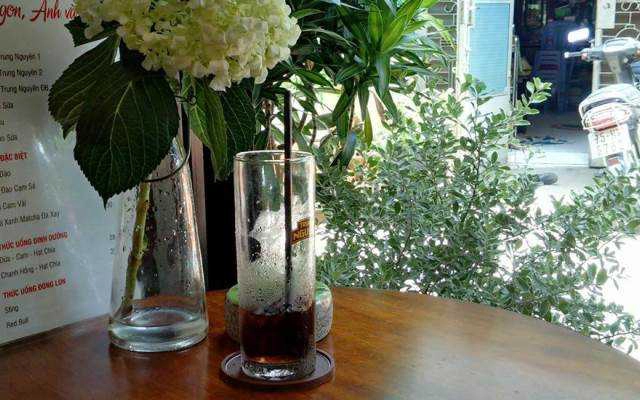 Anh & Em - Saigon Cafe