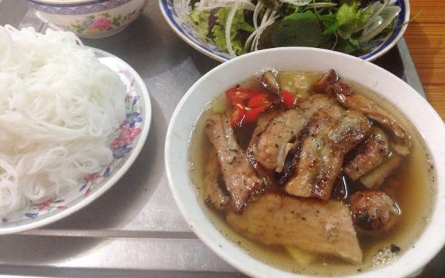 Quán Ăn Bà Quế - Bún Chả & Bún Giò Bò