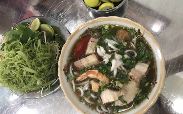 Quán Ăn Bà Tư - Bún Mắm Vịt Nấu Chao