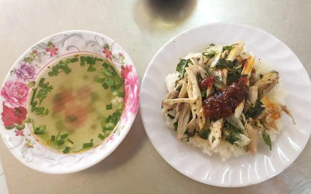 Quán Ăn Bà Vui - Xôi Gà, Bún Măng Gà