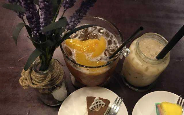 Bạn & Tôi Cafe - Trần Khắc Chân