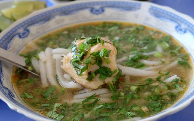 Quán Ăn Bánh Canh Cá Lóc - Lạc Long Quân