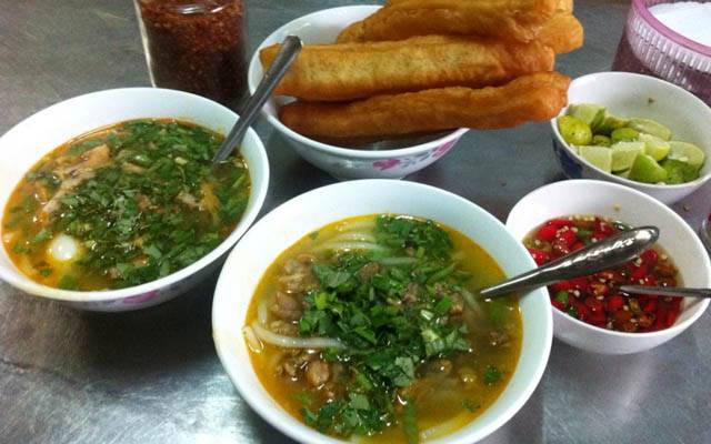 Quán Ăn Bánh Canh Đường Ray - Lê Độ