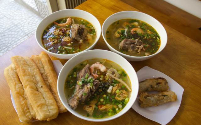 Quán Ăn Bánh Canh Gà Ta