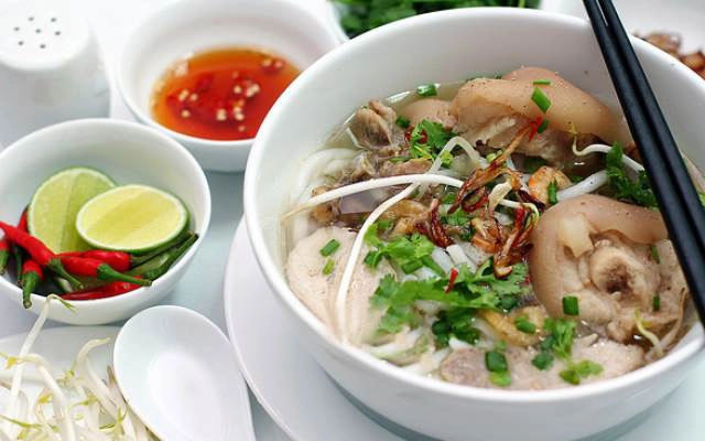 Quán Ăn Bánh Canh Giò Heo - Cư Xá Phú Lâm A