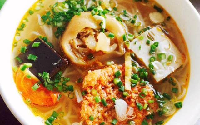 Quán Ăn Bánh Canh Giò - Phạm Văn Chí