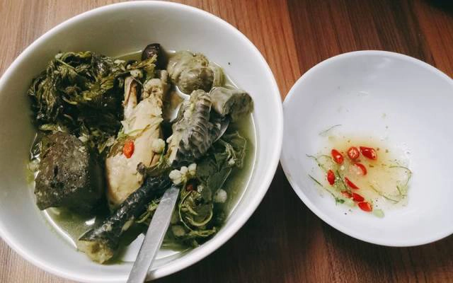 Quán Ăn Bánh Cuốn, Bún Chả & Gà Tần - Chiến Thắng