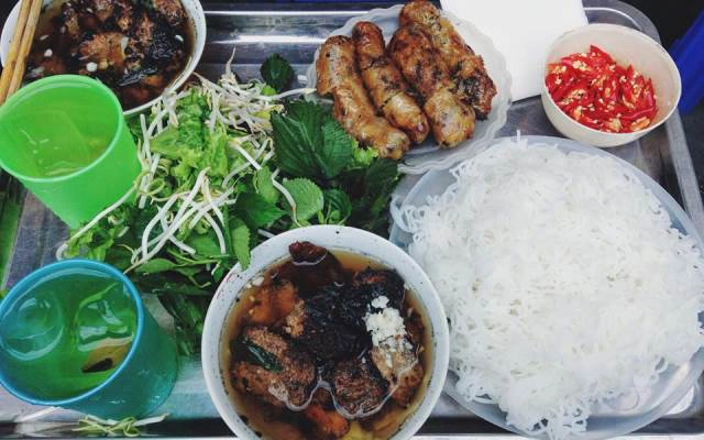 Quán Ăn Bánh Cuốn Nóng, Gà Tần & Bún Chả - Cổ Nhuế