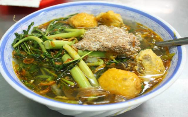 Bánh Đa Cua, Sườn Măng & Phở Bò - Nguyễn Văn Cừ