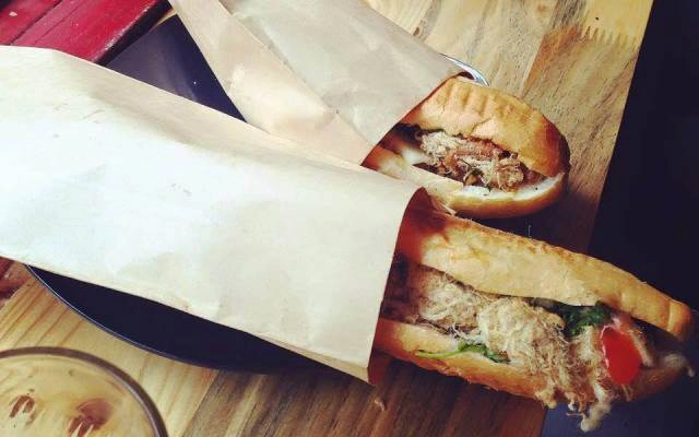 Quán Ăn Bánh Mì Bách