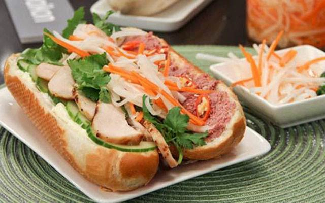 Quán Ăn Bánh mì - Đình Thôn