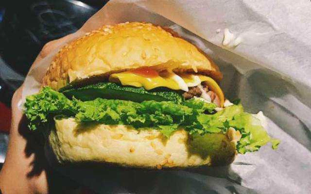 Bánh Mì Hamburger, Ăn Vặt & Trà Sữa