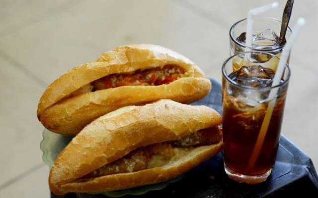 Quán Ăn Bánh Mì Kẹp - Hồng Mai