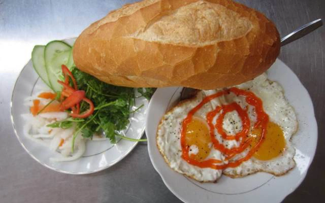 Quán Ăn Bánh Mì Ốp La - Điện Biên Phủ