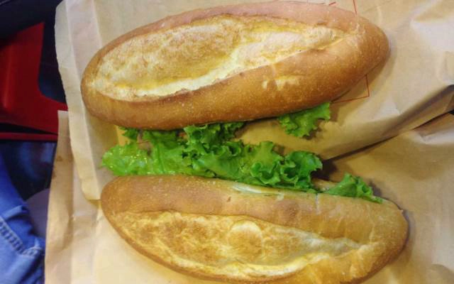 Quán Ăn Bánh Mì Hai Chú Hều