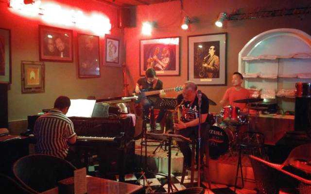 Bar Binh Minh Jazz Club - Tràng Tiền