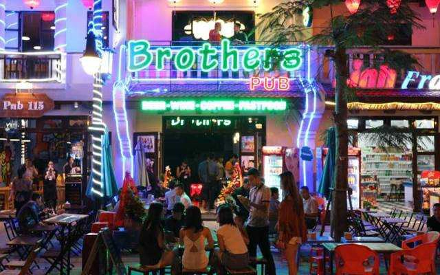 Bar Brothers Pub - Sun World Halong Park