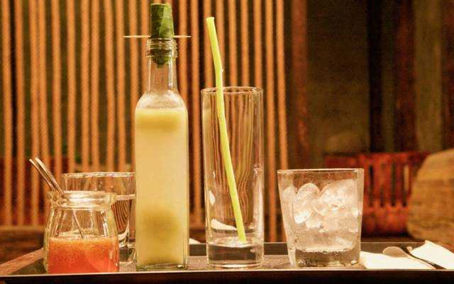 Bar Gin Beverage - Japanese Club