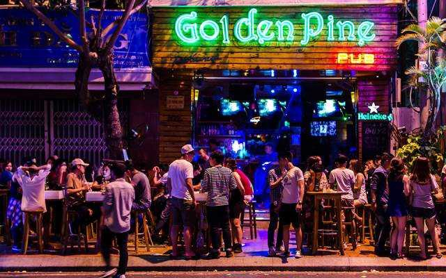 Bar Golden Pine Pub