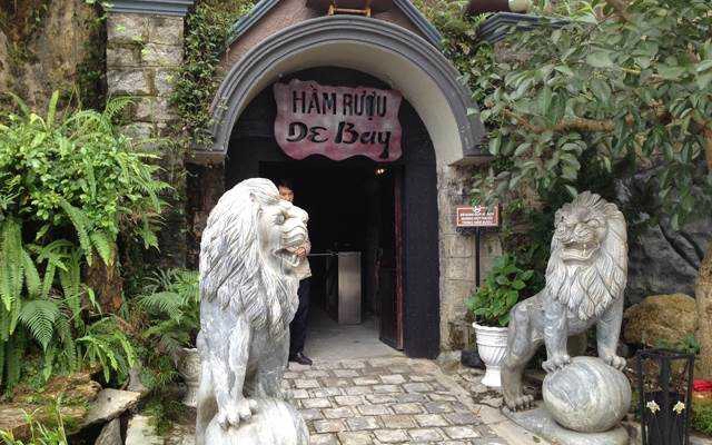 Bar Hầm Rượu Debay