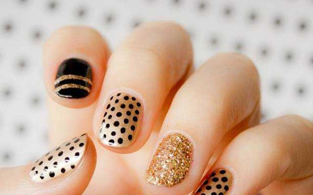 Bi Nail Art