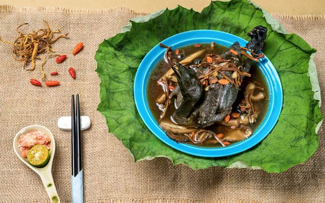 Quán Ăn Black Chicken - Gà Ác Tiềm Takeaway - Phạm Văn Hai