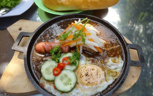 Quán Ăn Bò Bít Tết, Bánh Mì & Xôi Mặn