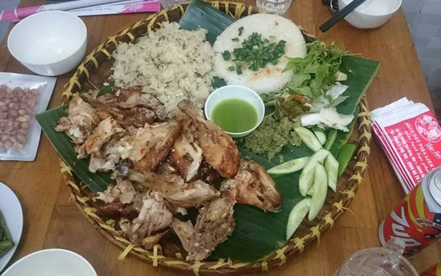 Quán Ăn Bờ Kè Quán - Gà Nướng Cơm Cháy