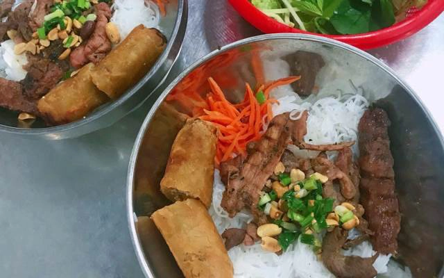 Quán Ăn Bốn Mùa - Cơm & Bún Thịt Nướng