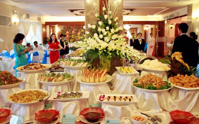 Nhà Hàng Buffet Nướng - Khách Sạn Hương Sen