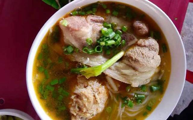 Quán Ăn Bún Bò - Cầu Phú Cam
