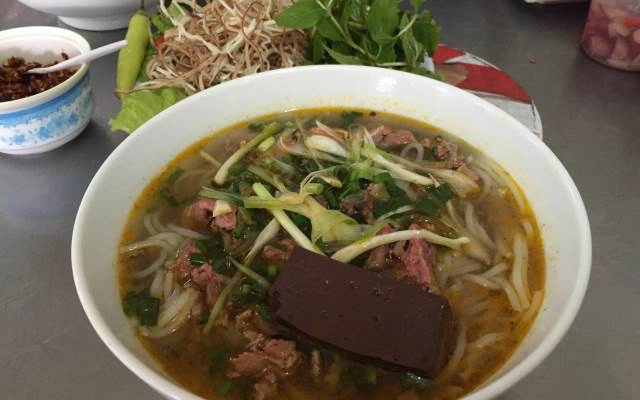 Quán Ăn Bún Bò - Giò - Chả Mệ Phúc