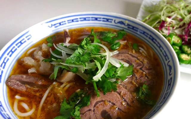 Quán Ăn Bún Bò Huế 100 - Ngô Gia Tự
