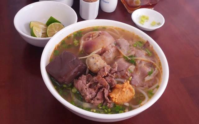 Quán Ăn Bún Bò Huế - 405 Ngọc Hồi