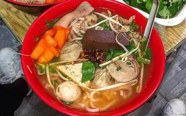Quán Ăn Bún Bò Huế - Ao Sen